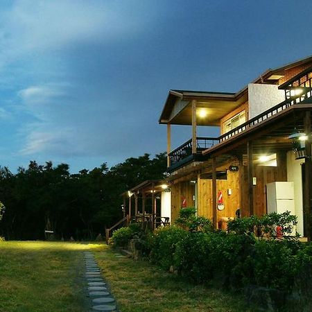 Gotjawal Geomunoreum Pension Чеджудо Экстерьер фото