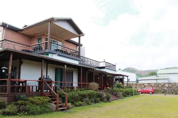 Gotjawal Geomunoreum Pension Чеджудо Экстерьер фото