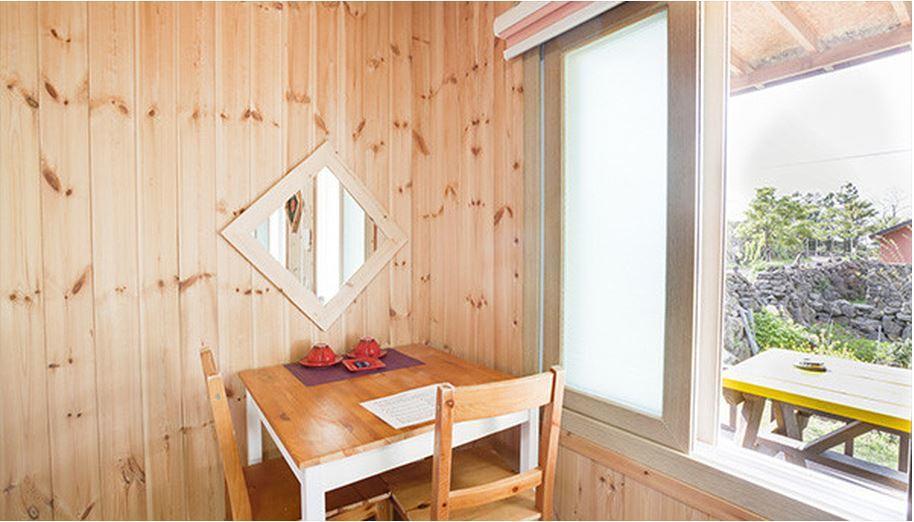 Gotjawal Geomunoreum Pension Чеджудо Экстерьер фото