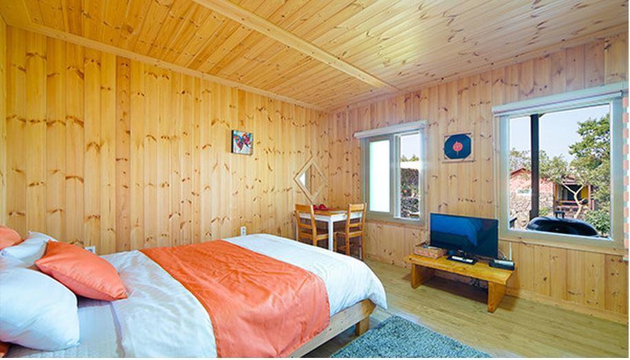 Gotjawal Geomunoreum Pension Чеджудо Экстерьер фото