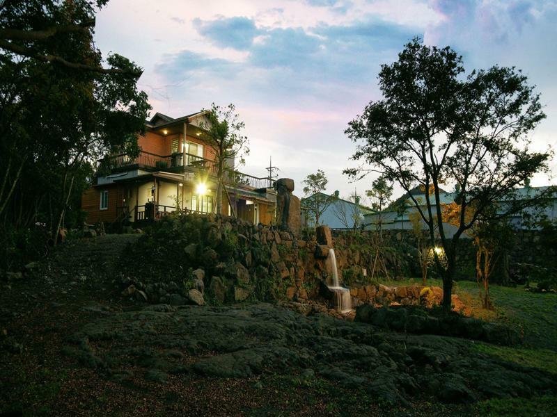 Gotjawal Geomunoreum Pension Чеджудо Экстерьер фото